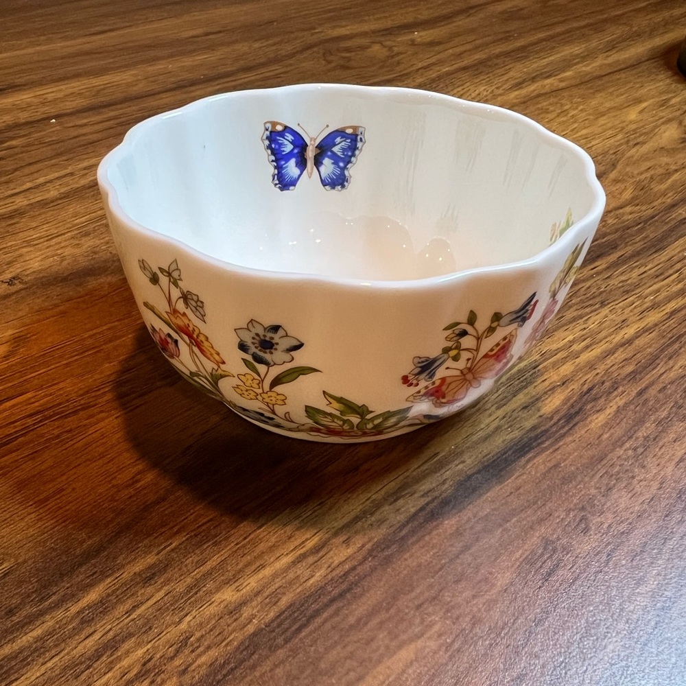 Anysley Cottage Garden Variete Bowl .
